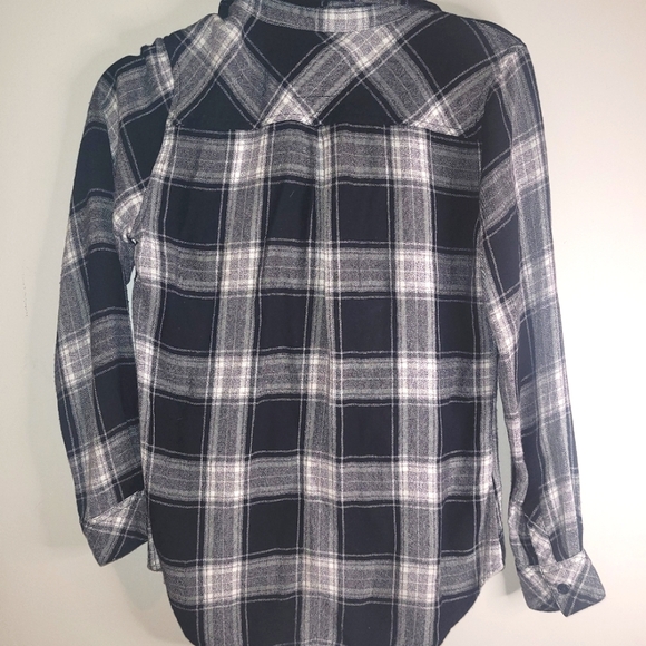 RAILS Hunter Dylan Button Down.  Size XS ⭐️Host Pick⭐️ - Picture 3 of 7